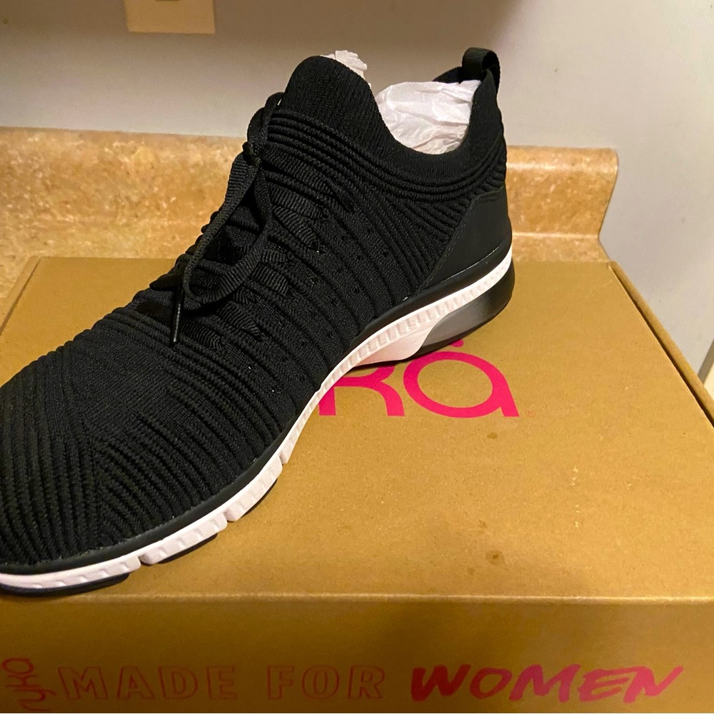 NIB Ryka Romia walking shoe - size 11 wide
